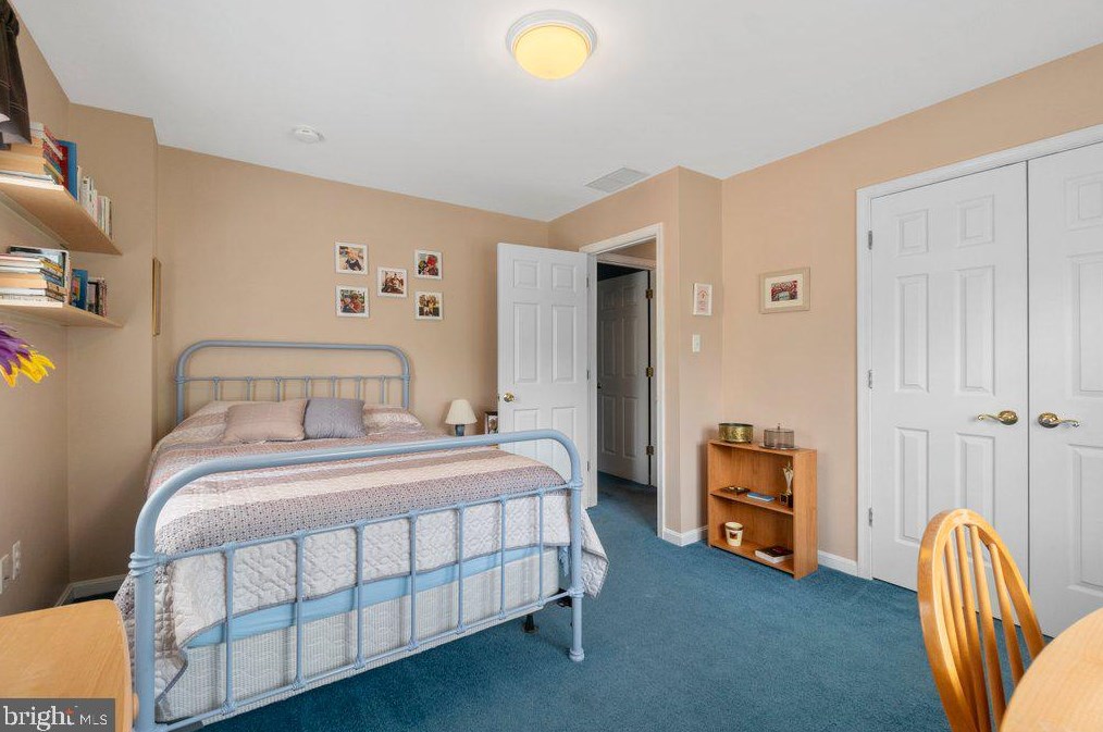 301 Roanoke Dr, Baltimore MD 21228-4243 exterior