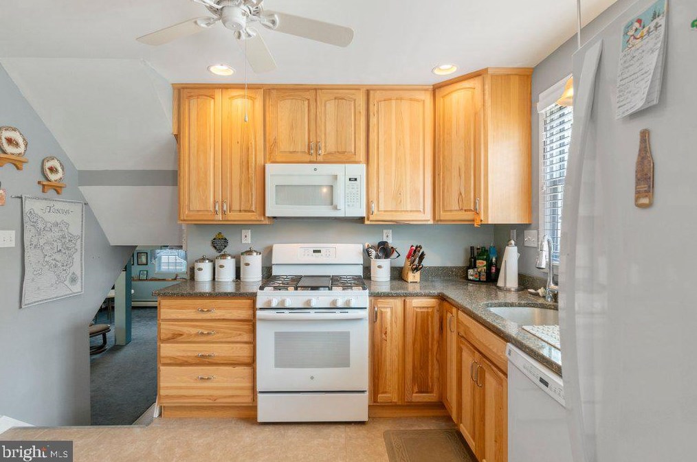 301 Roanoke Dr, Baltimore MD 21228-4243 exterior