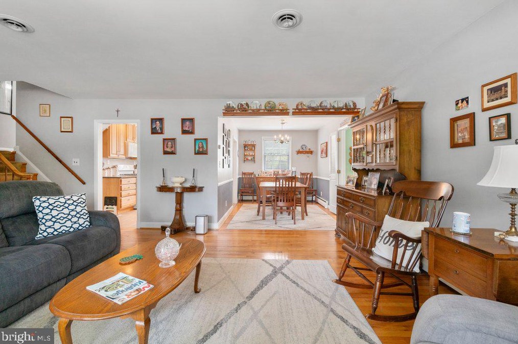 301 Roanoke Dr, Baltimore MD 21228-4243 exterior