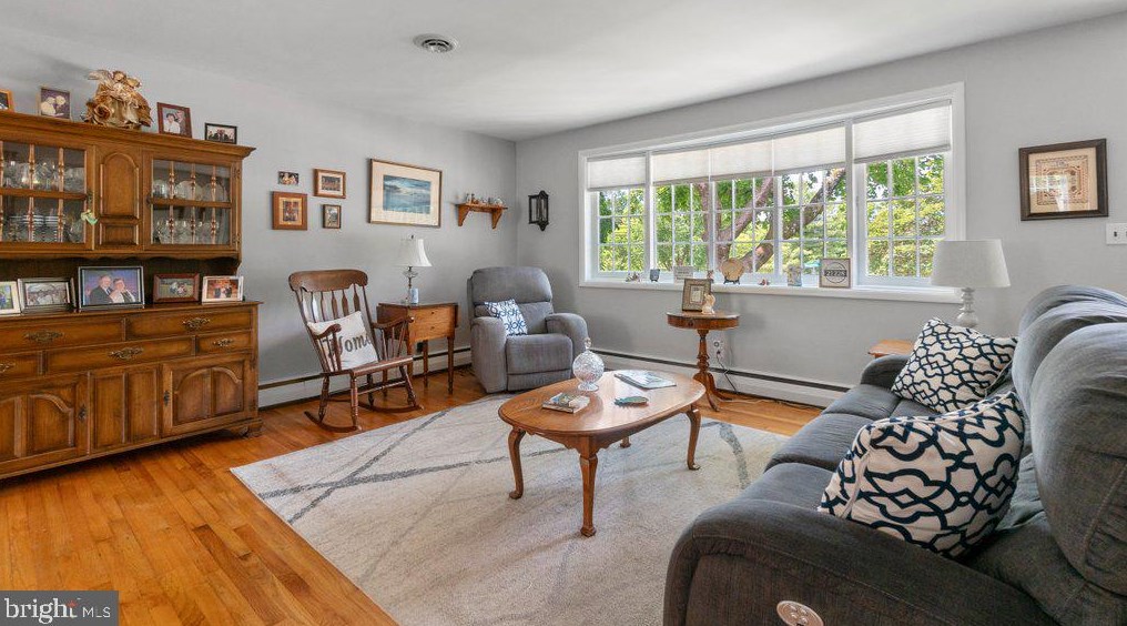 301 Roanoke Dr, Baltimore MD 21228-4243 exterior