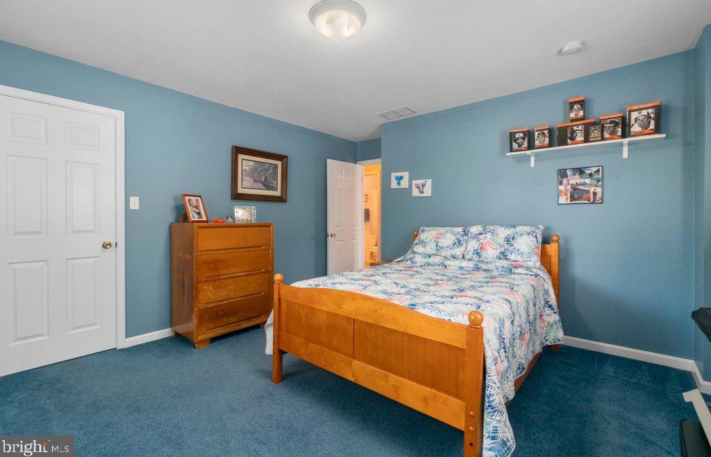 301 Roanoke Dr, Baltimore MD 21228-4243 exterior