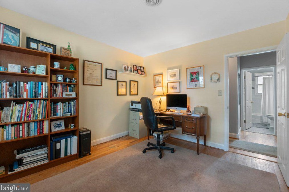 301 Roanoke Dr, Baltimore MD 21228-4243 exterior