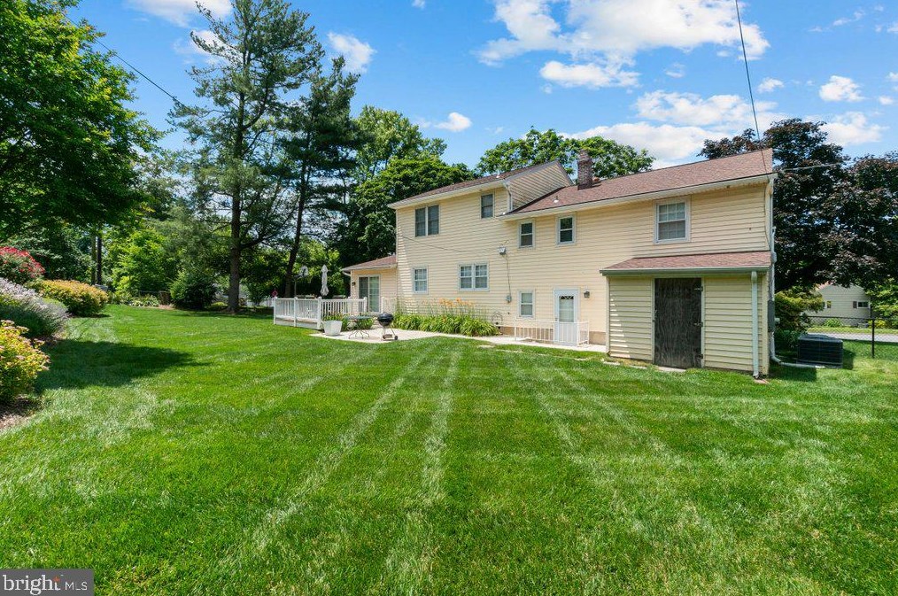 301 Roanoke Dr, Baltimore MD 21228-4243 exterior