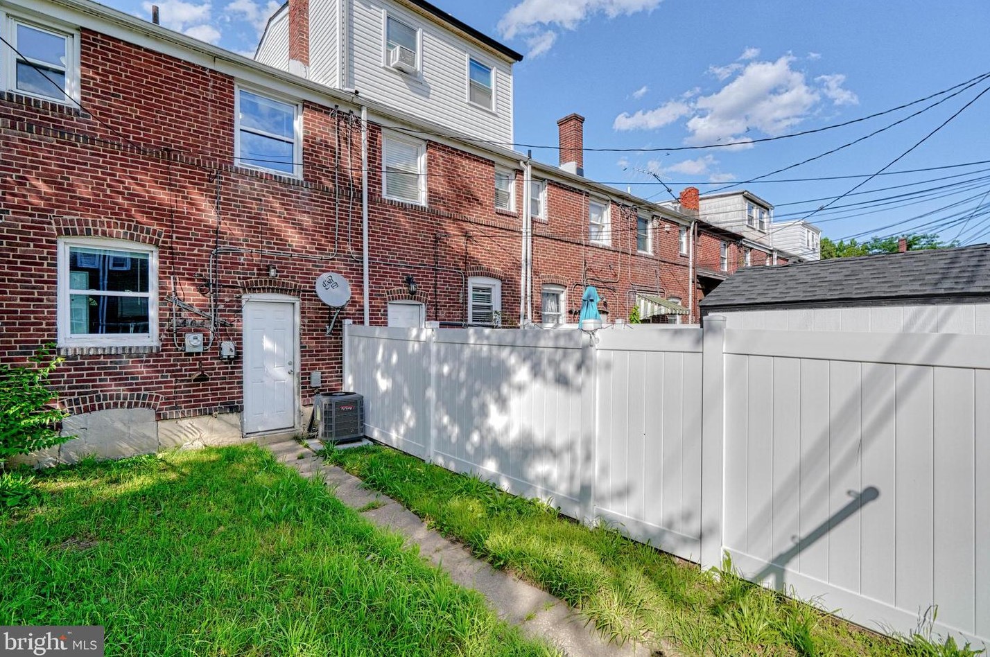 404 Avondale Rd, Baltimore MD  21222-6216 exterior