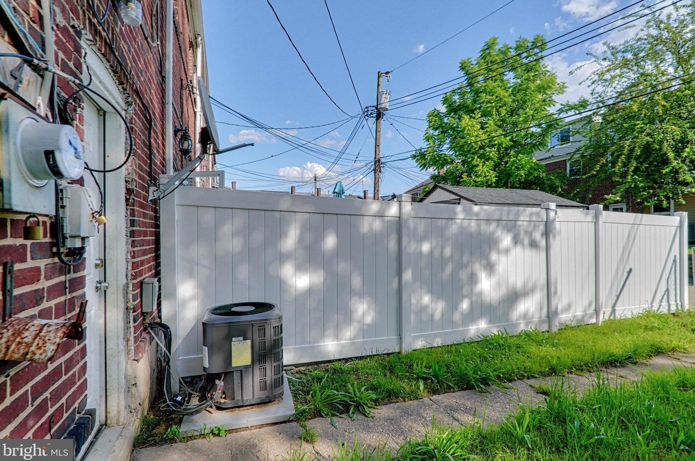 404 Avondale Rd, Baltimore MD  21222-6216 exterior