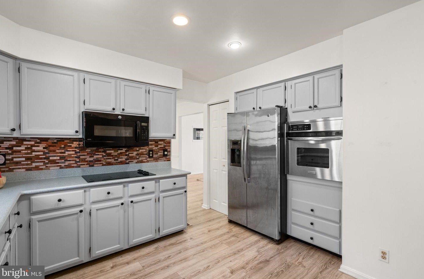 9536 Hallhurst Rd, Baltimore MD 21236-4819 exterior