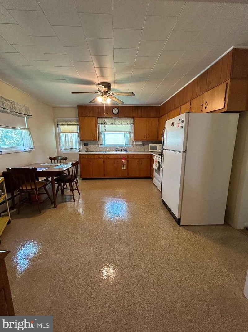 4 Manifold Ct, Baltimore MD 21220-3531 exterior