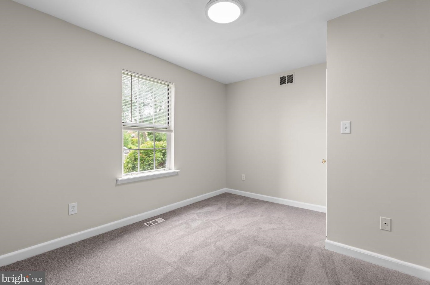 5901 Westwood Ave, Baltimore MD 21217-1144 exterior