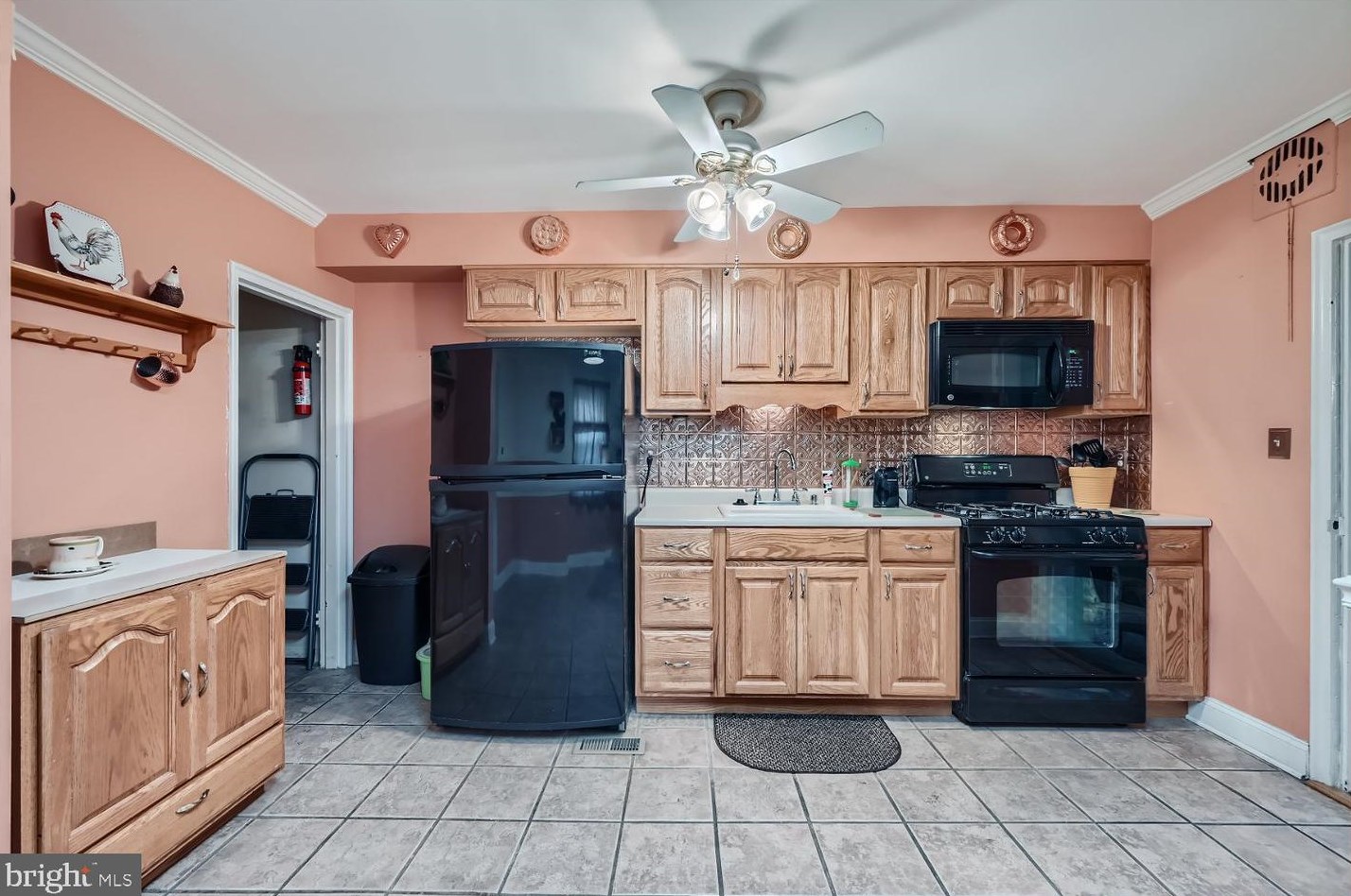 835 Jaydee Ave, Baltimore MD  21222-1334 exterior