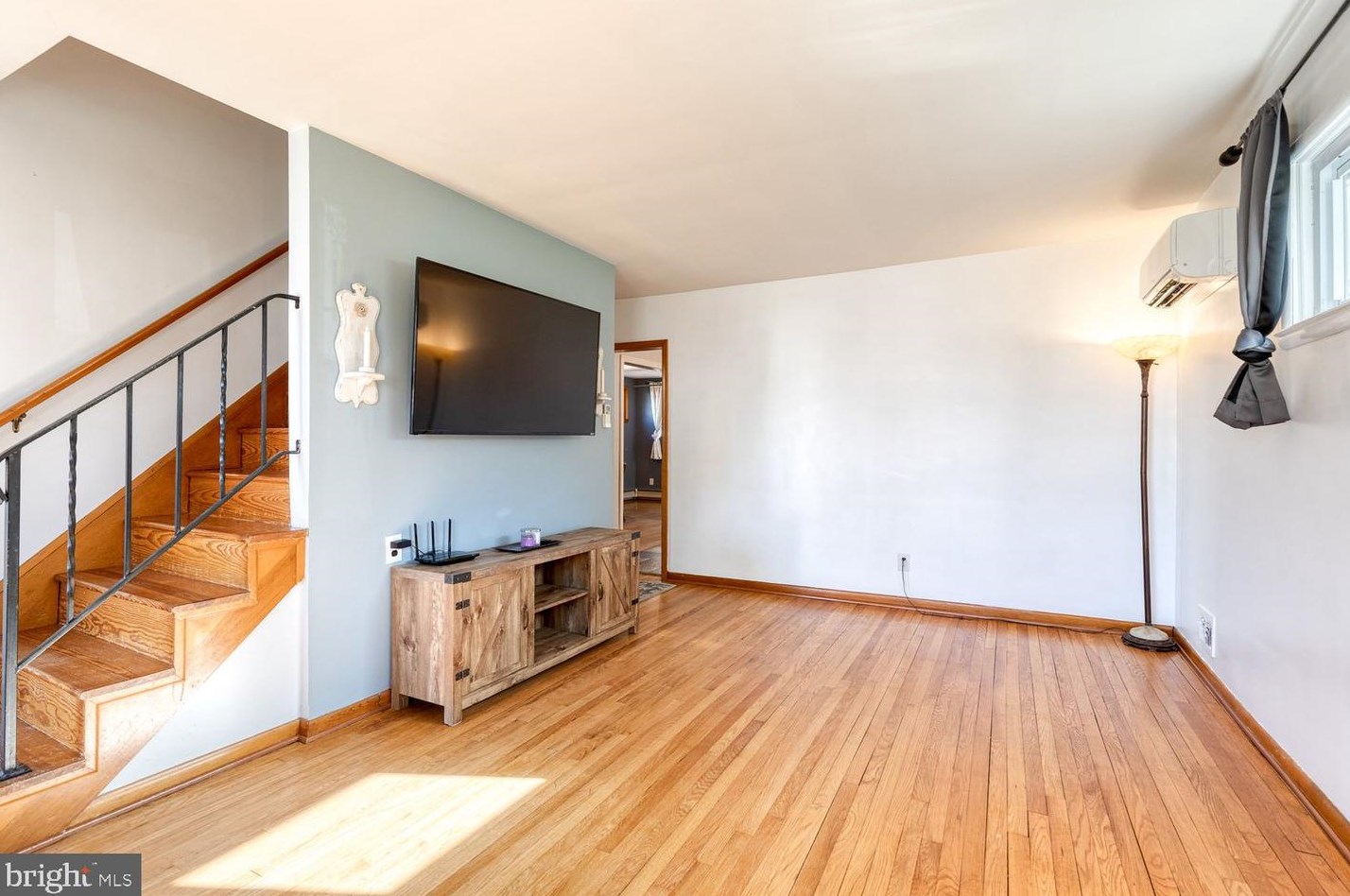 322 Savannah Rd, Baltimore MD 21221-4813 exterior