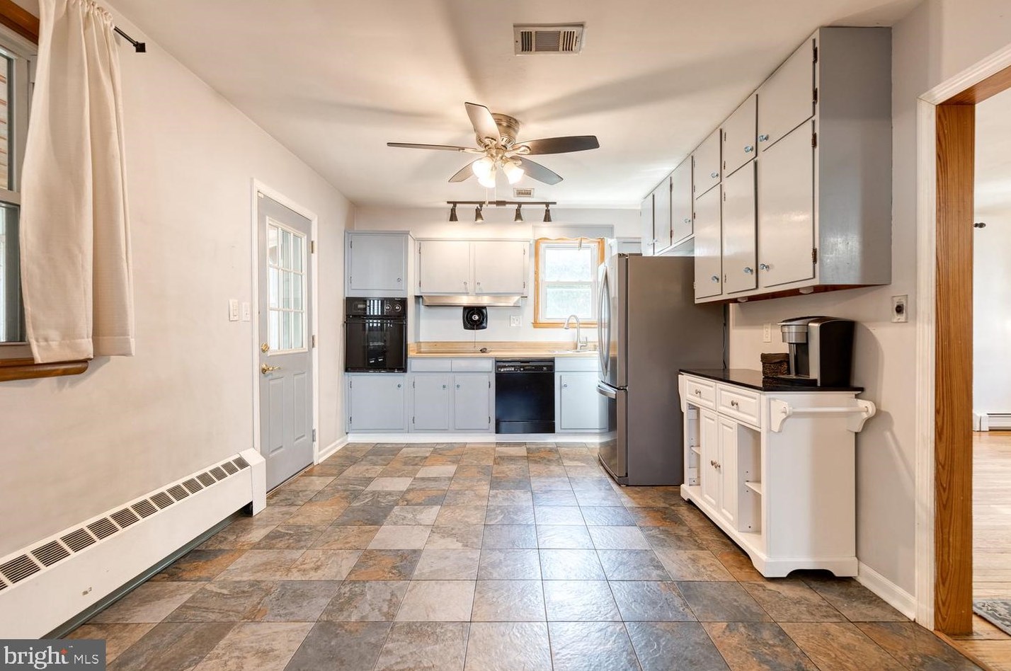 322 Savannah Rd, Baltimore MD 21221-4813 exterior