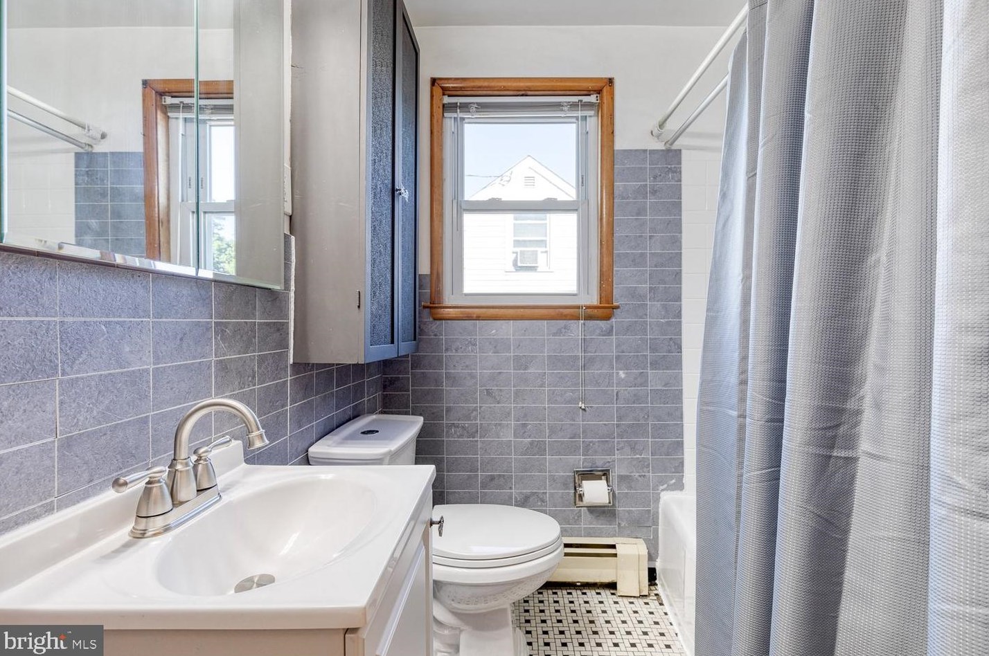 322 Savannah Rd, Baltimore MD 21221-4813 exterior