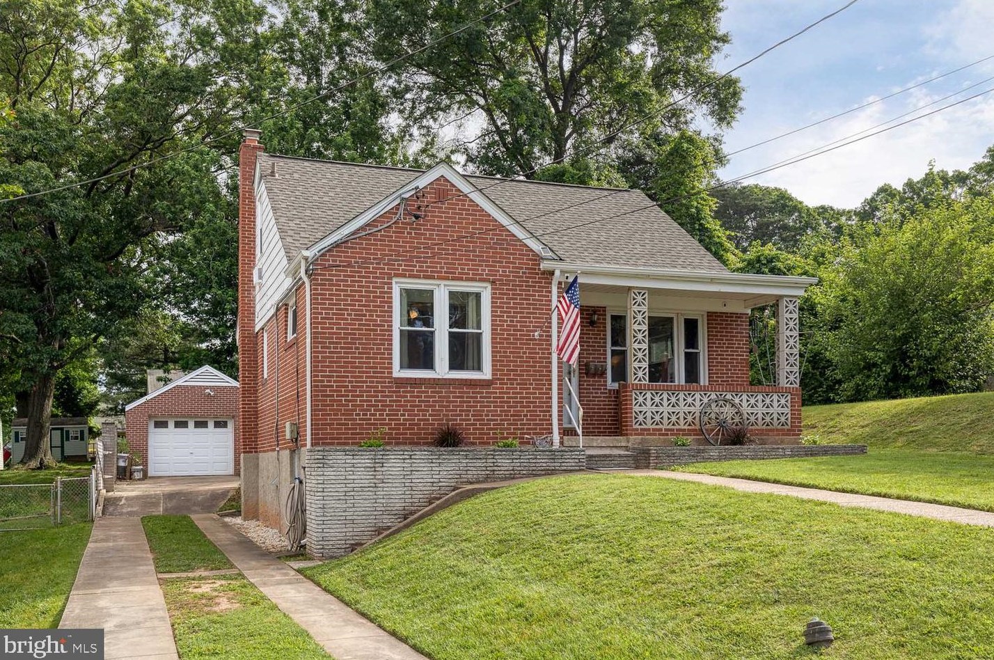 322 Savannah Rd, Baltimore MD 21221-4813 exterior