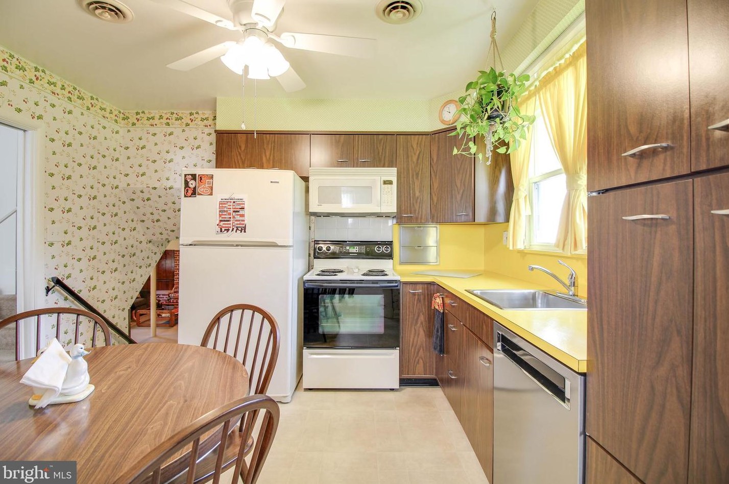 1922 Drummond Rd, Baltimore MD  21228-4206 exterior