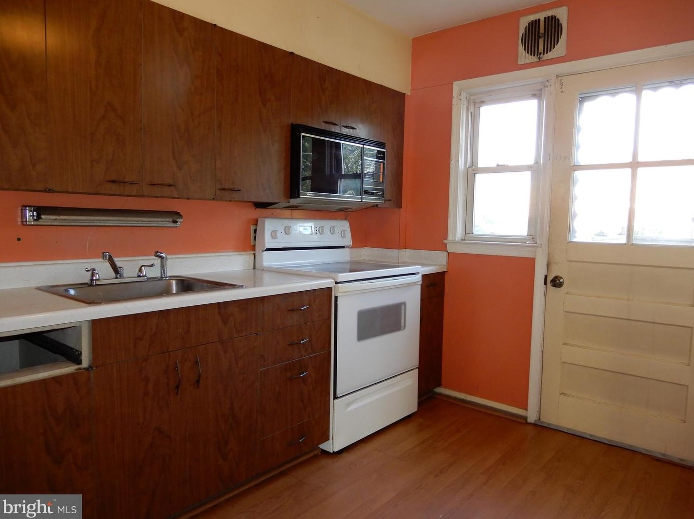 7223 Bridgewood Dr, Baltimore MD  21224-1901 exterior