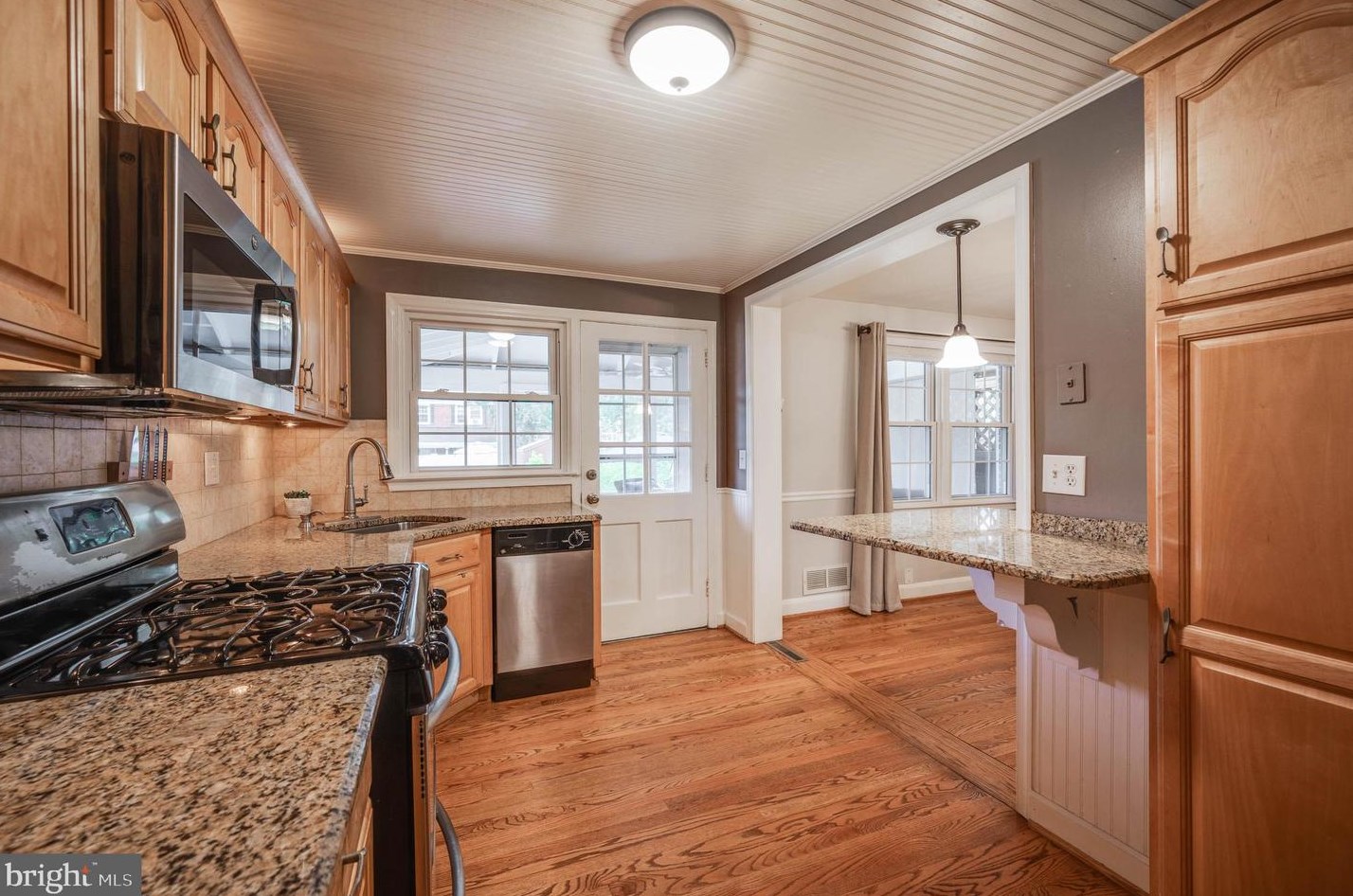 1516 Cottage Ln, Baltimore MD 21286-8012 exterior