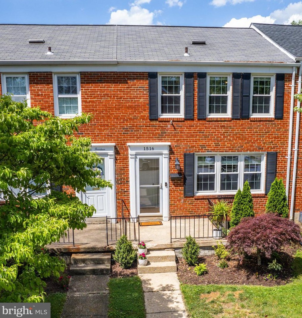 1516 Cottage Ln, Baltimore MD 21286-8012 exterior