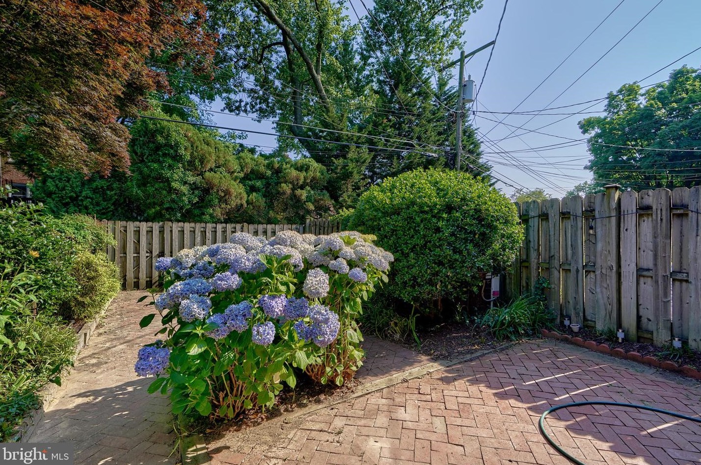 219 Stanmore Rd, Baltimore MD  21212-1135 exterior