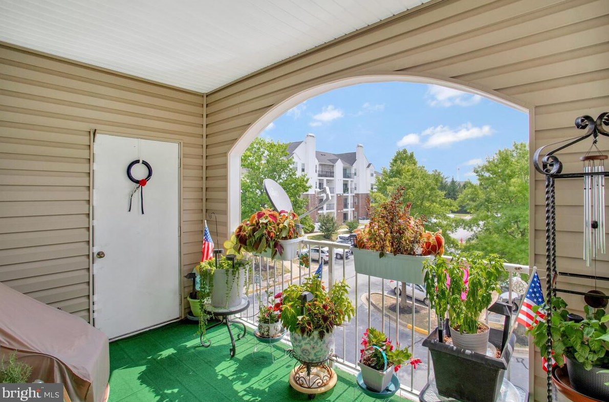 7111 Sandown Cir, Baltimore MD 21244-8132 exterior