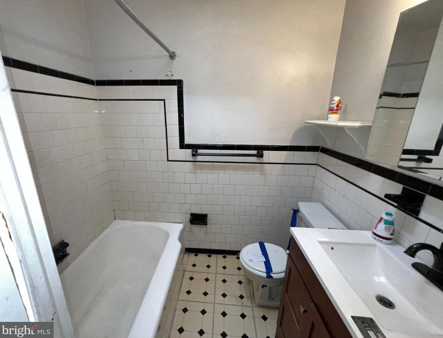 6818 Duluth Ave, Baltimore MD 21222-1111 exterior