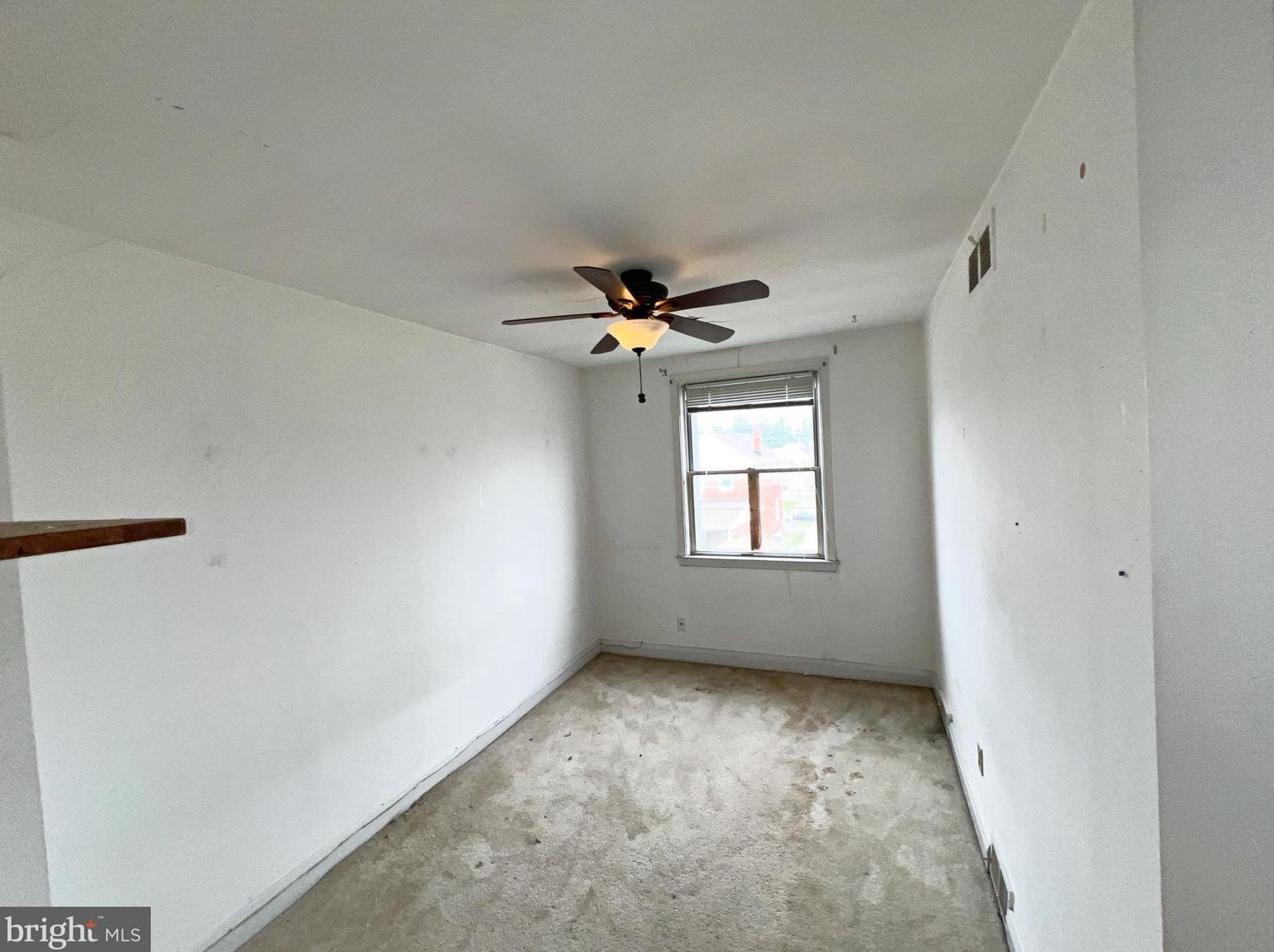 6818 Duluth Ave, Baltimore MD 21222-1111 exterior