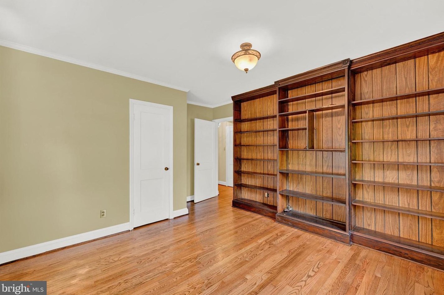 311 Linden Ave, Baltimore MD 21227-2449 exterior