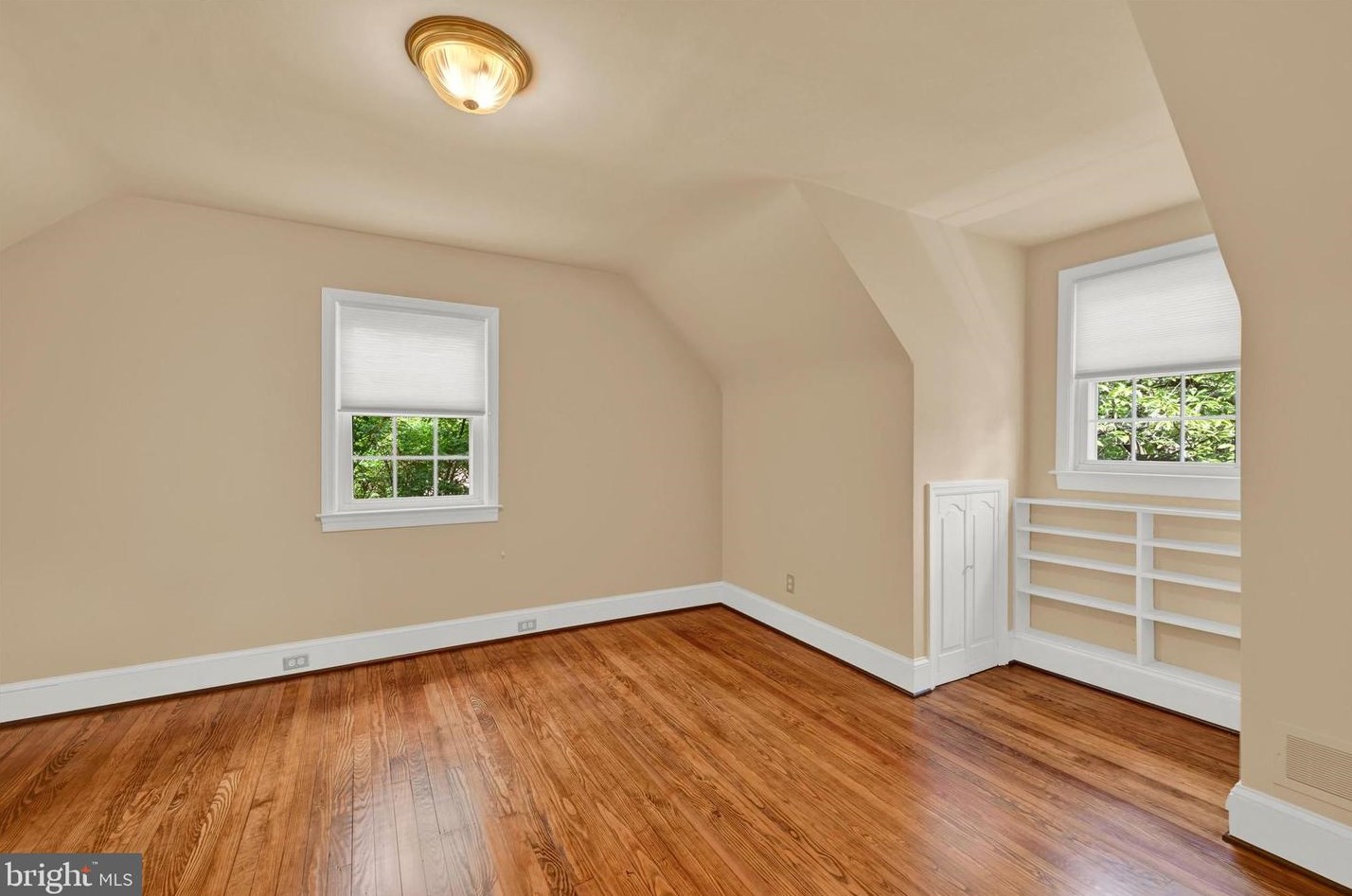 311 Linden Ave, Baltimore MD 21227-2449 exterior