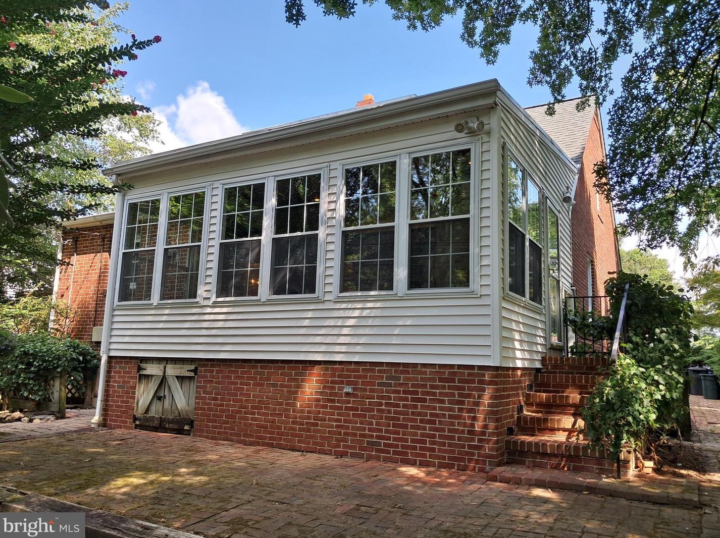 311 Linden Ave, Baltimore MD 21227-2449 exterior