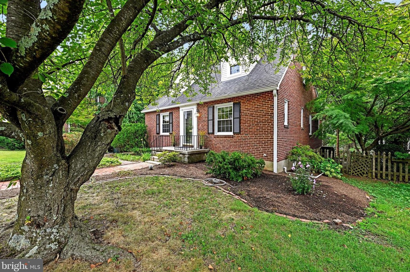 311 Linden Ave, Baltimore MD 21227-2449 exterior