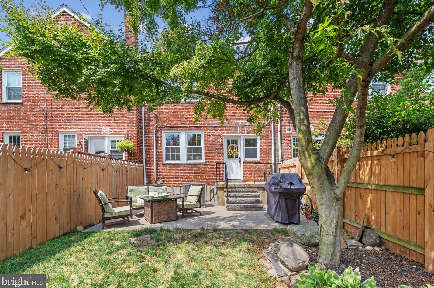 203 Blenheim Rd, Baltimore MD  21212-1704 exterior