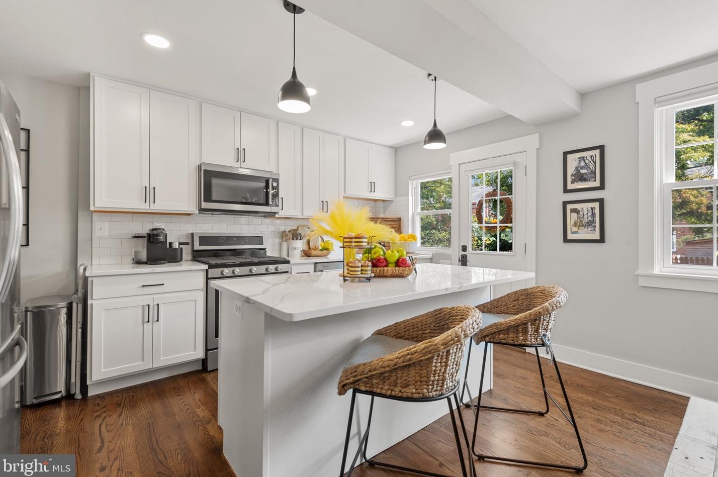 203 Blenheim Rd, Baltimore MD  21212-1704 exterior