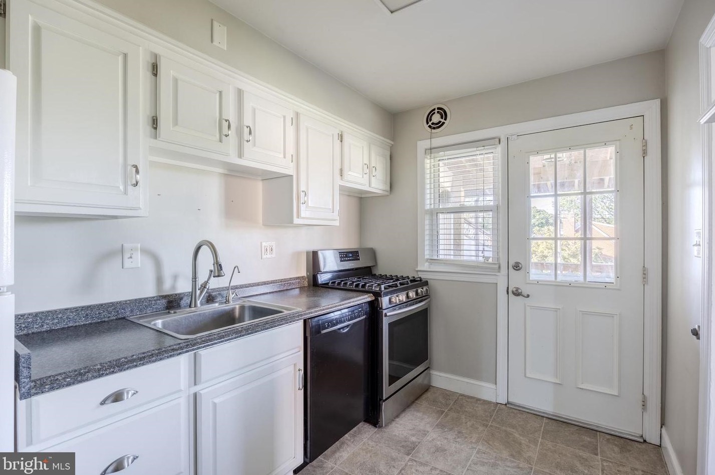 302 Elinor Ave, Baltimore MD  21236-4215 exterior