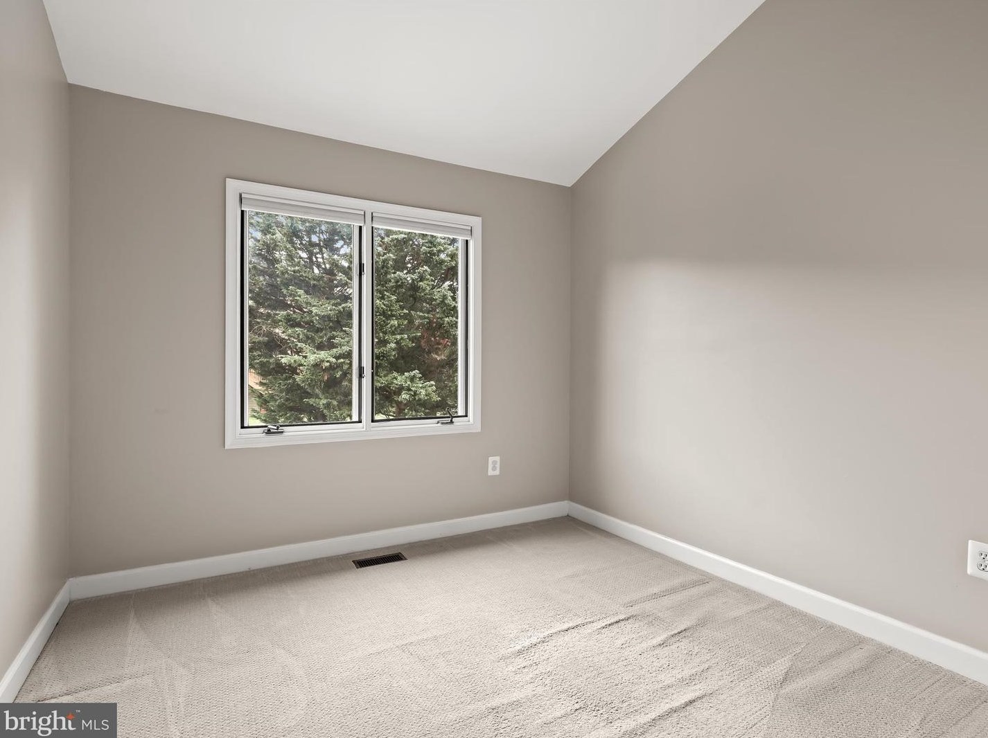 17 Stridesham Ct, Baltimore MD  21209-5301 exterior