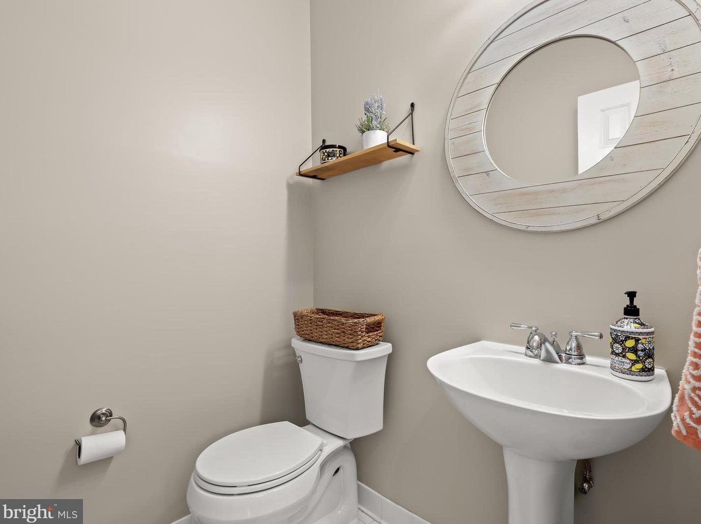 17 Stridesham Ct, Baltimore MD  21209-5301 exterior