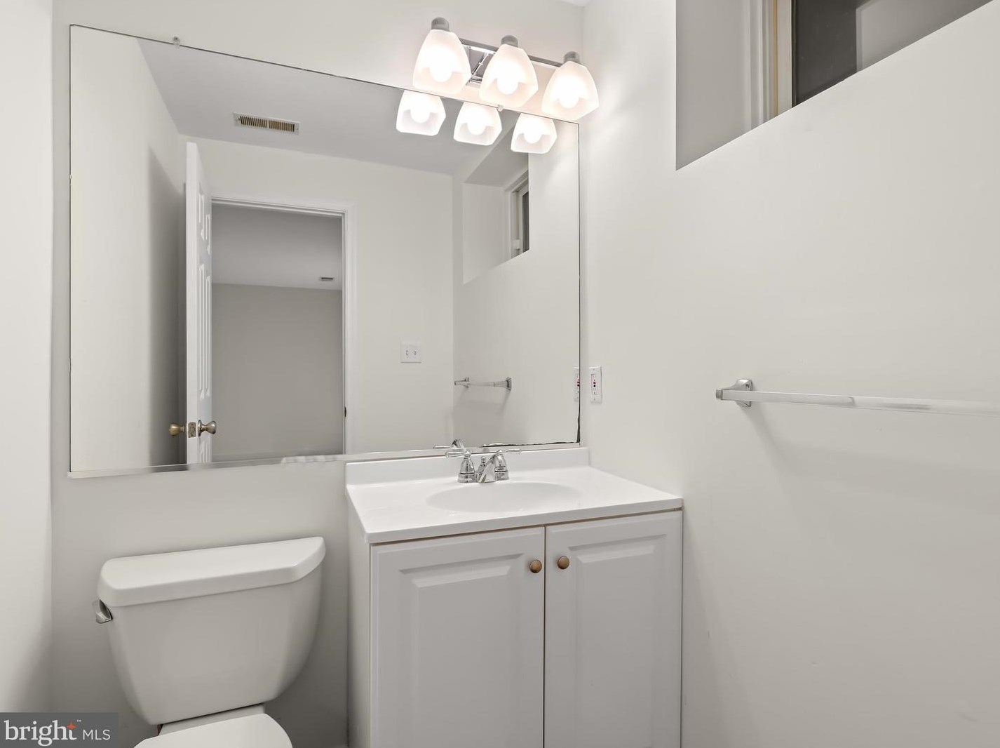 17 Stridesham Ct, Baltimore MD  21209-5301 exterior