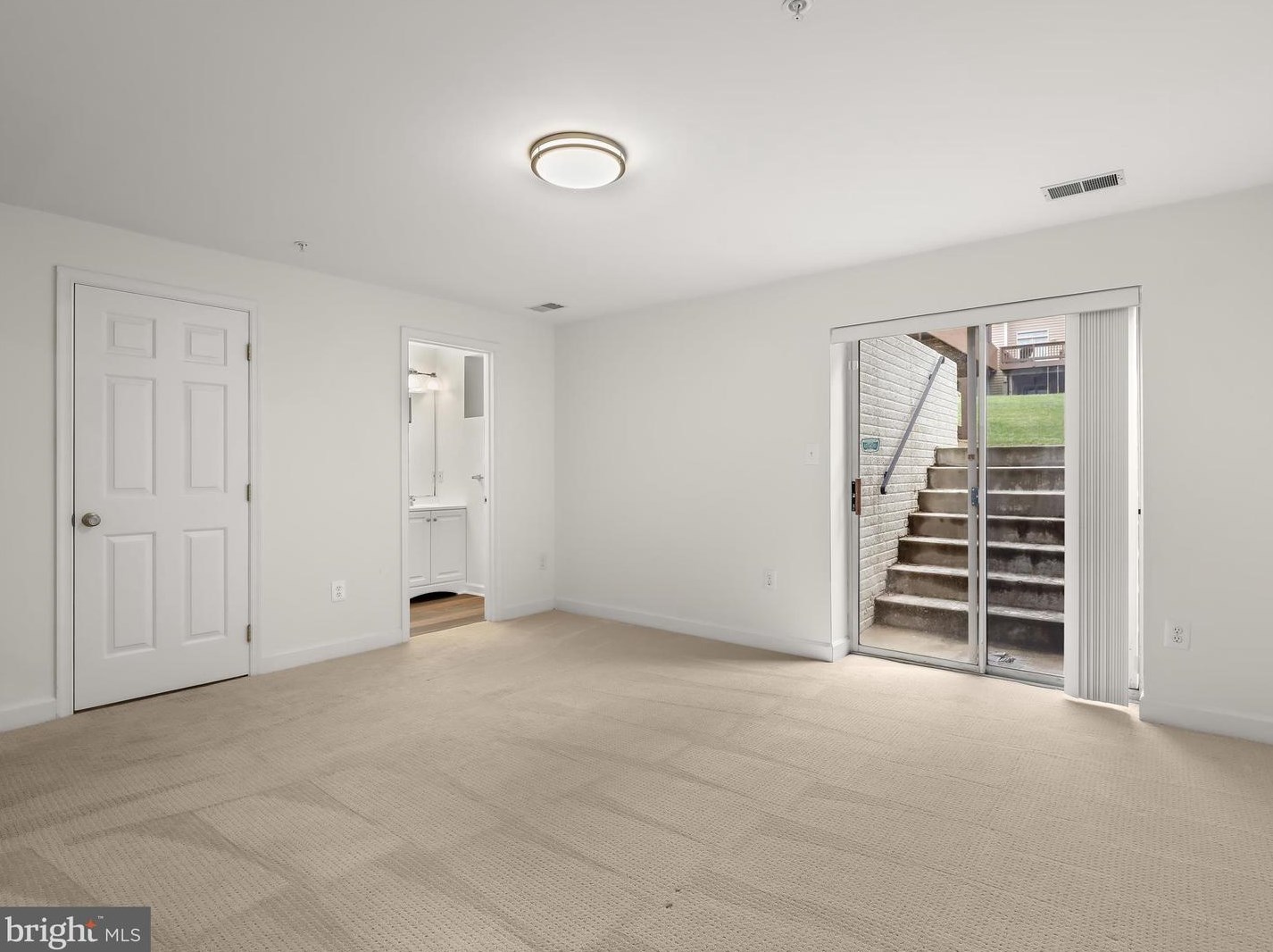 17 Stridesham Ct, Baltimore MD  21209-5301 exterior