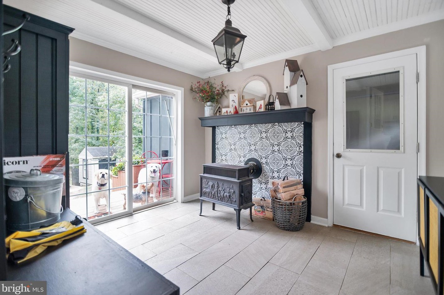 1005 Francis Ave, Baltimore MD 21227-3911 exterior