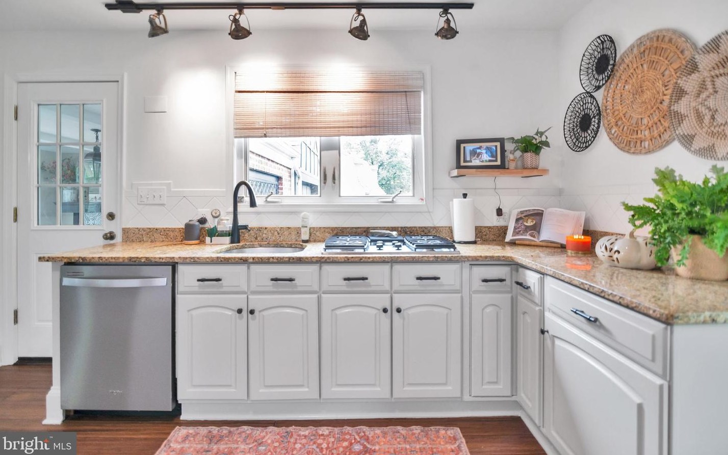 1005 Francis Ave, Baltimore MD 21227-3911 exterior