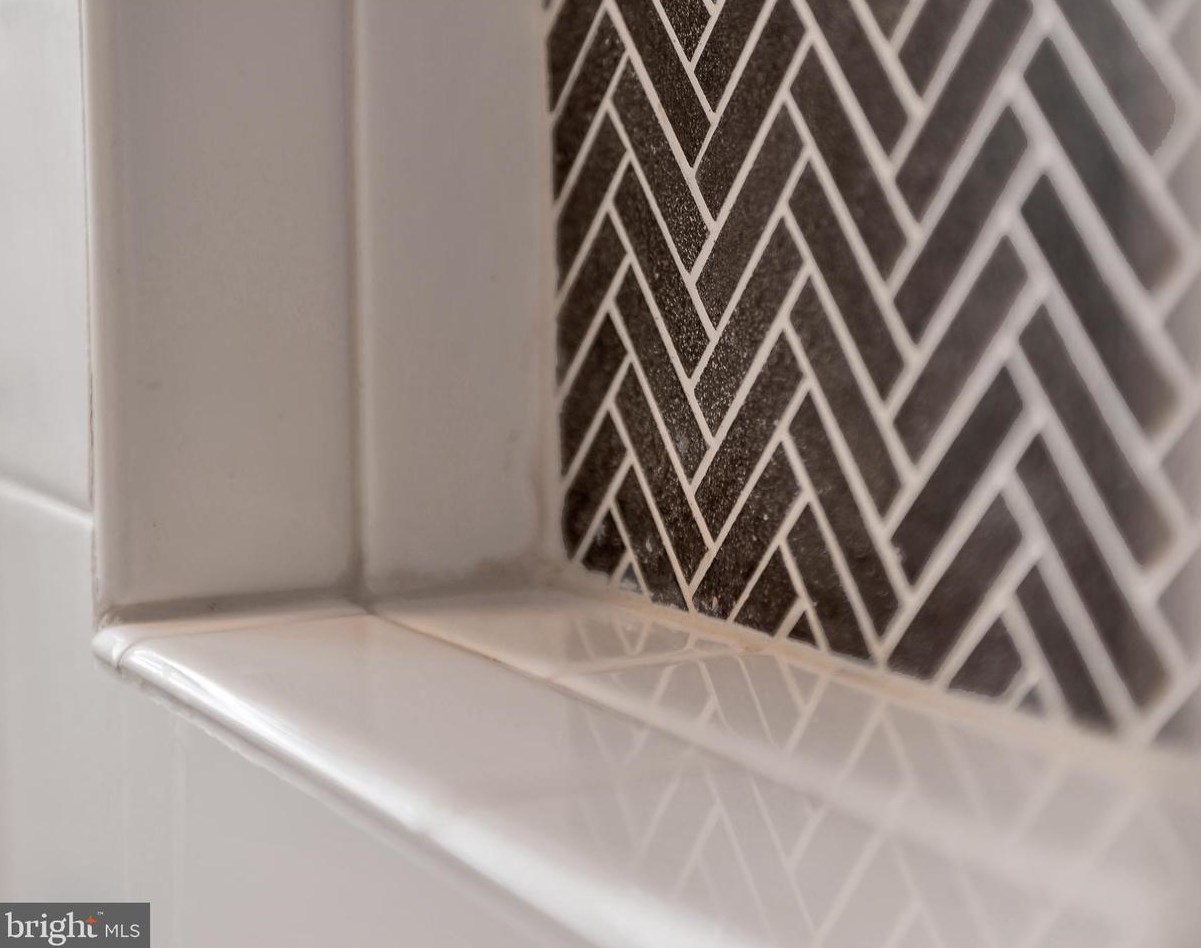 1005 Francis Ave, Baltimore MD 21227-3911 exterior