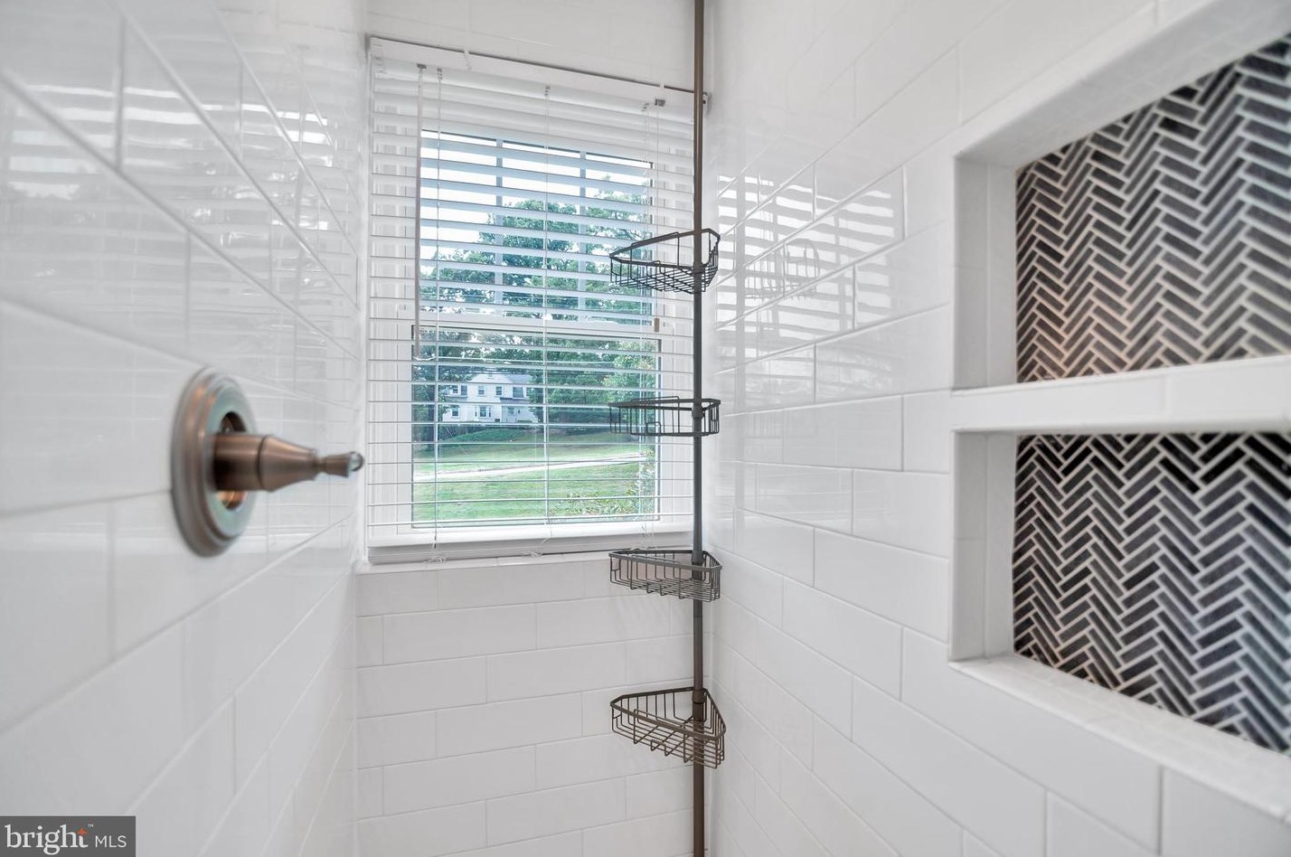 1005 Francis Ave, Baltimore MD 21227-3911 exterior