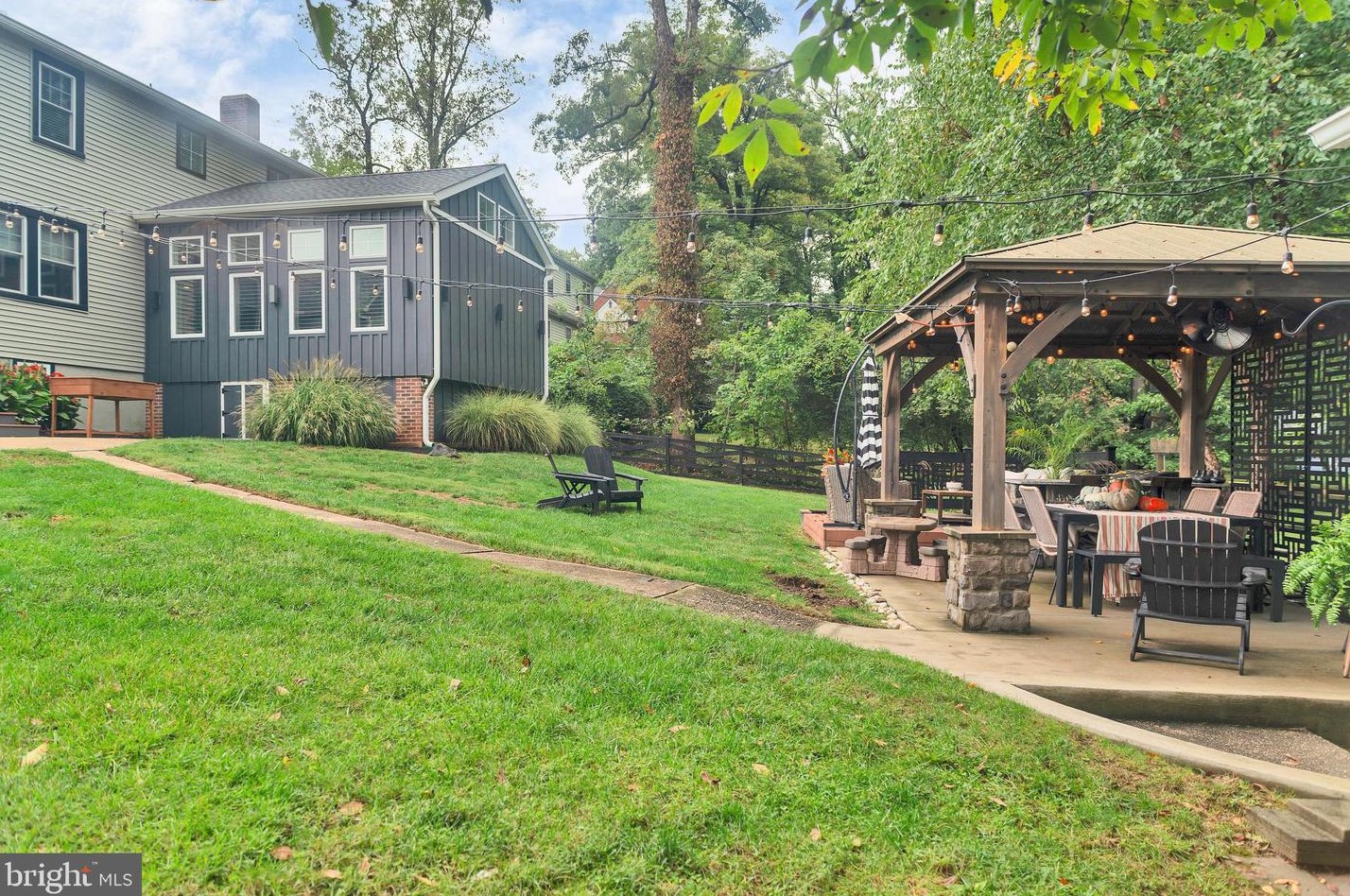 1005 Francis Ave, Baltimore MD 21227-3911 exterior