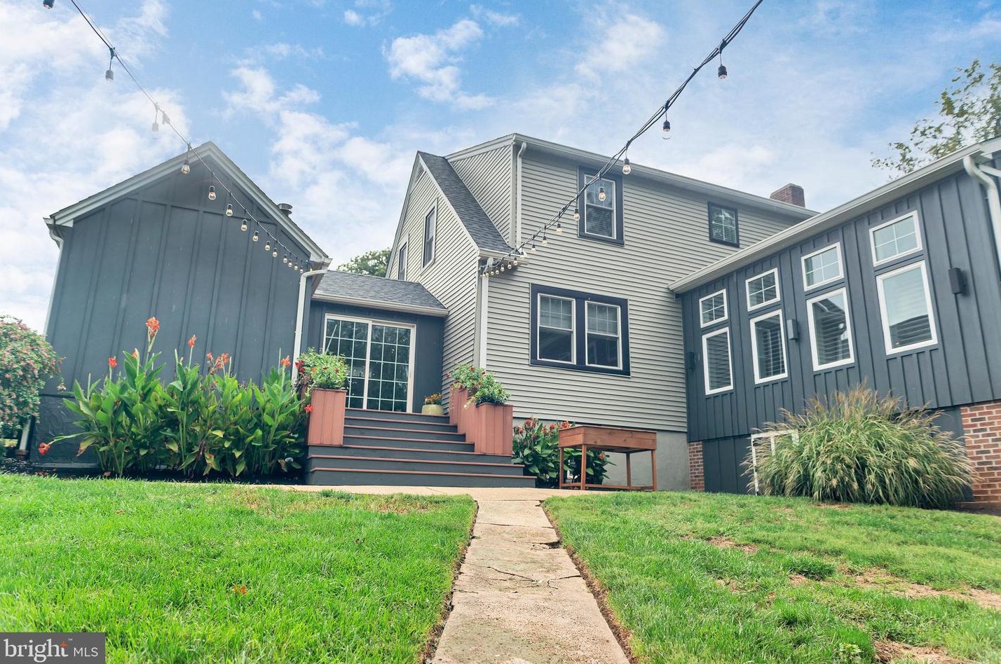 1005 Francis Ave, Baltimore MD 21227-3911 exterior