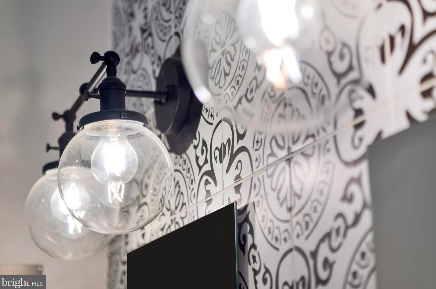 1005 Francis Ave, Baltimore MD 21227-3911 exterior