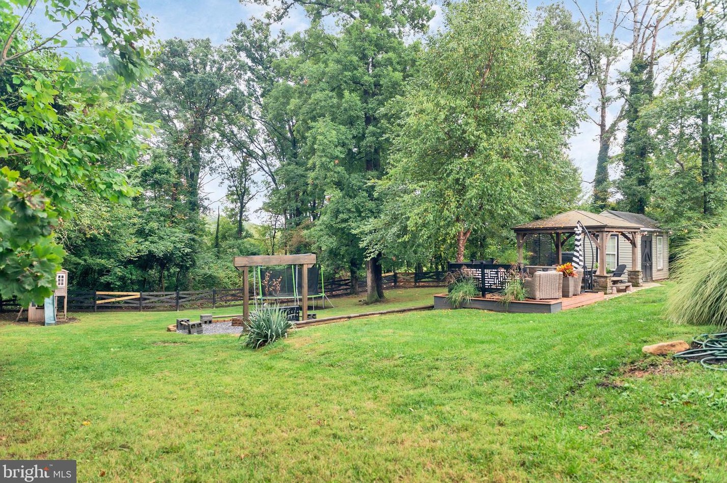 1005 Francis Ave, Baltimore MD 21227-3911 exterior