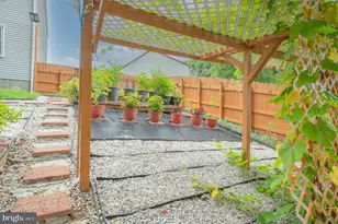 8 Red Bud Ct, Essex, MD 21221 - Photo 21