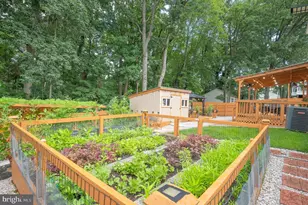 8 Red Bud Ct, Essex, MD 21221 - Photo 17