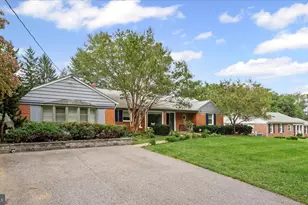 514 Hampton Ln, Towson, MD 21286 - Photo 3