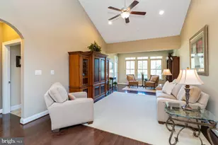 6931 Summit Cir, Baltimore, MD 21239 - Photo 7