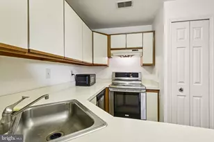 20 Deer Run Ct, Baltimore, MD 21227 - Photo 9