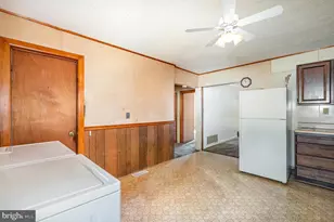 1940 Robinwood Rd, Baltimore, MD 21222 - Photo 9